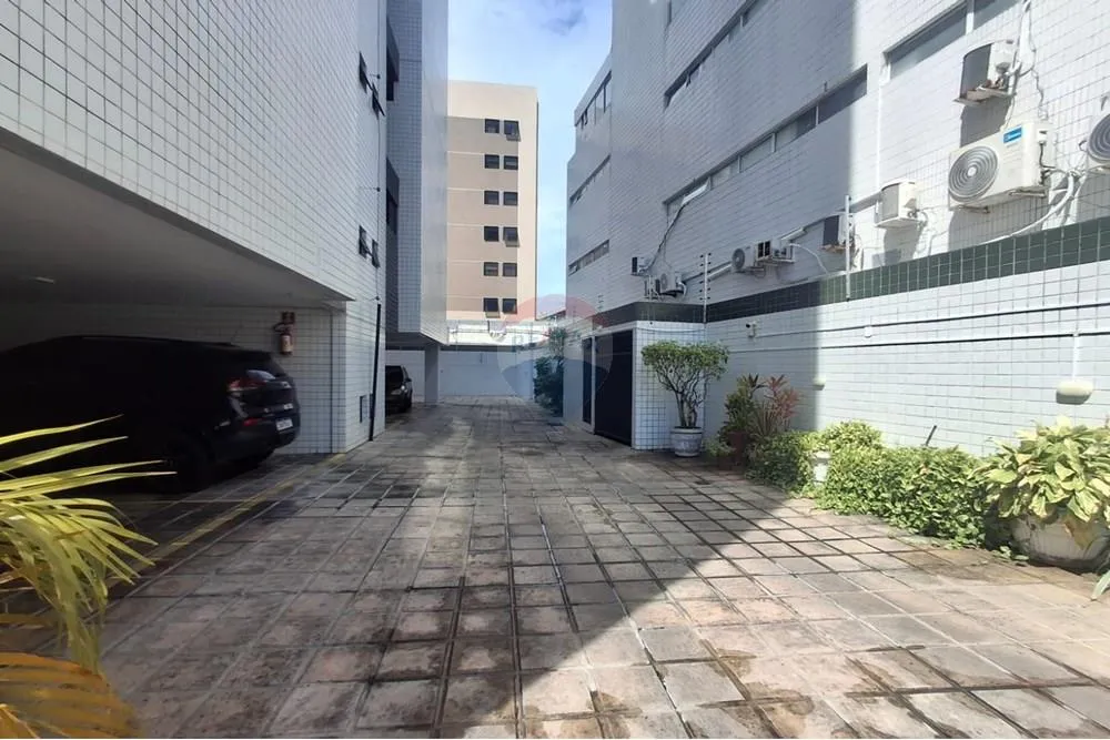 Private pool in a 3-bedroom apartment, 96 m² — photo 49