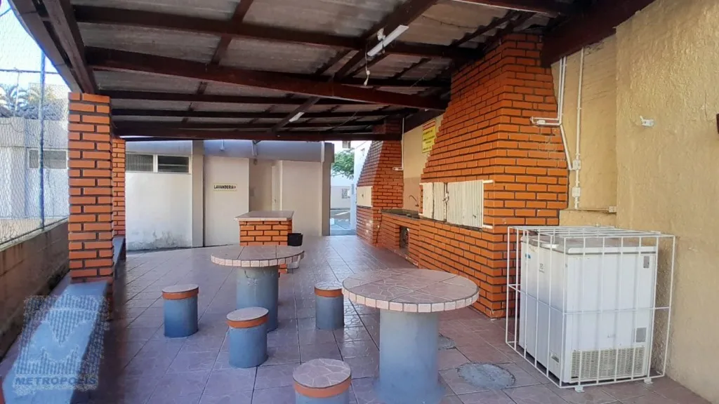 2-bedroom apartment with a closed kitchen and gas stove — photo 35