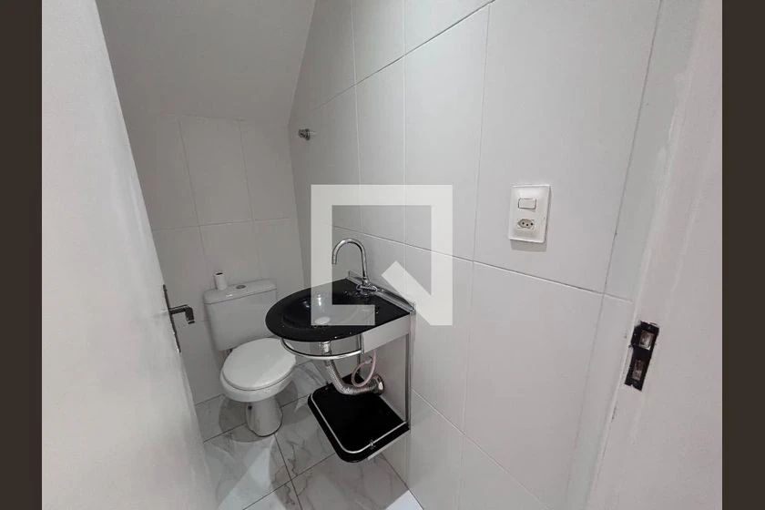 House with 4 en-suite bedrooms, 329 m² and 3 parking — photo 28