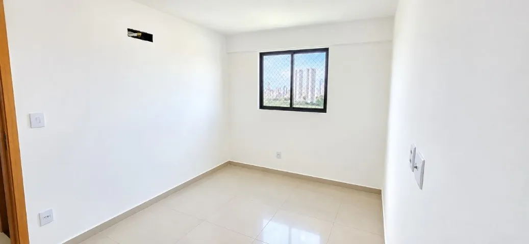 2-bedroom apartment in a building with a gym — photo 15