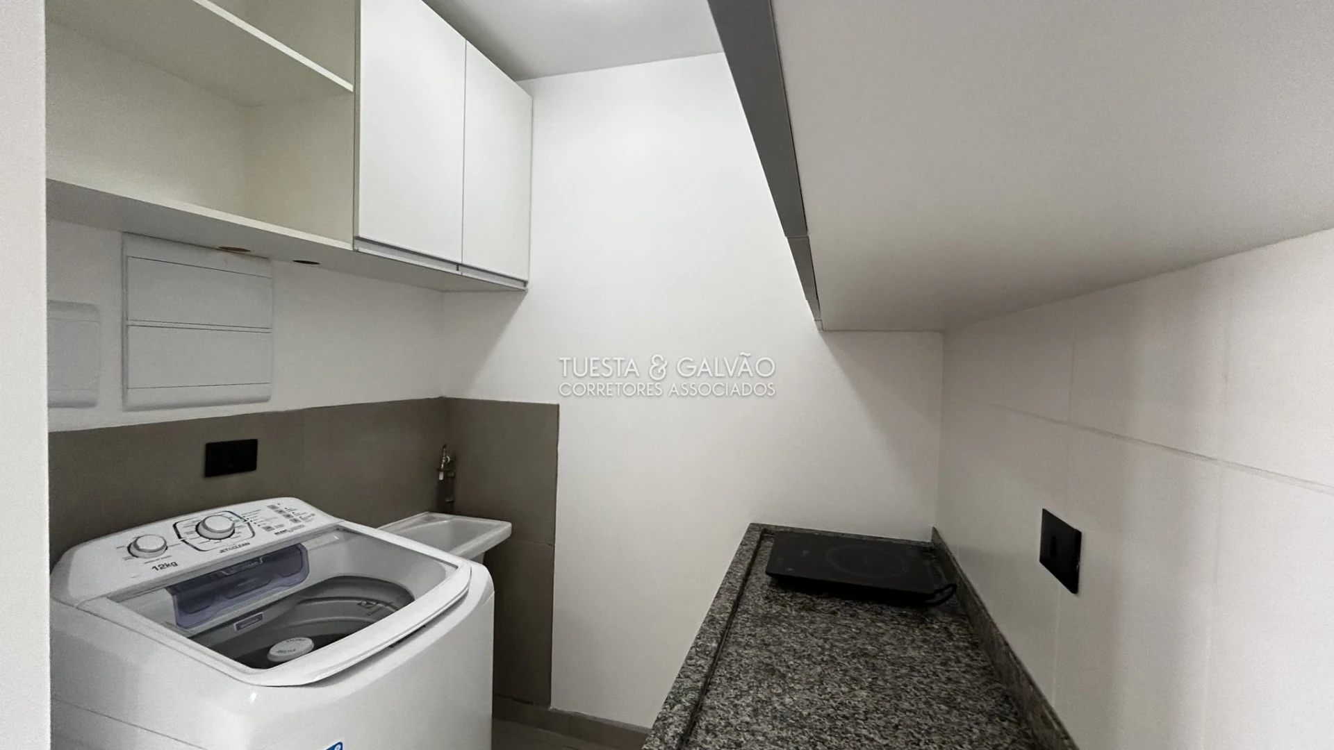 1-bedroom apartment with open-plan kitchen, 47 m² — photo 6
