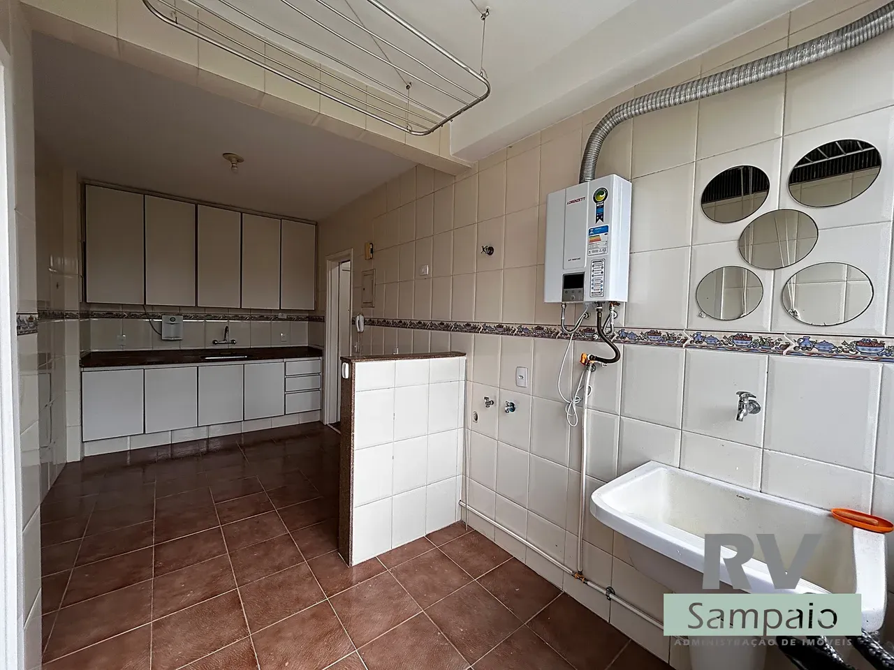 One-bedroom apartment with a mountain view in Rio de Janeiro — photo 2