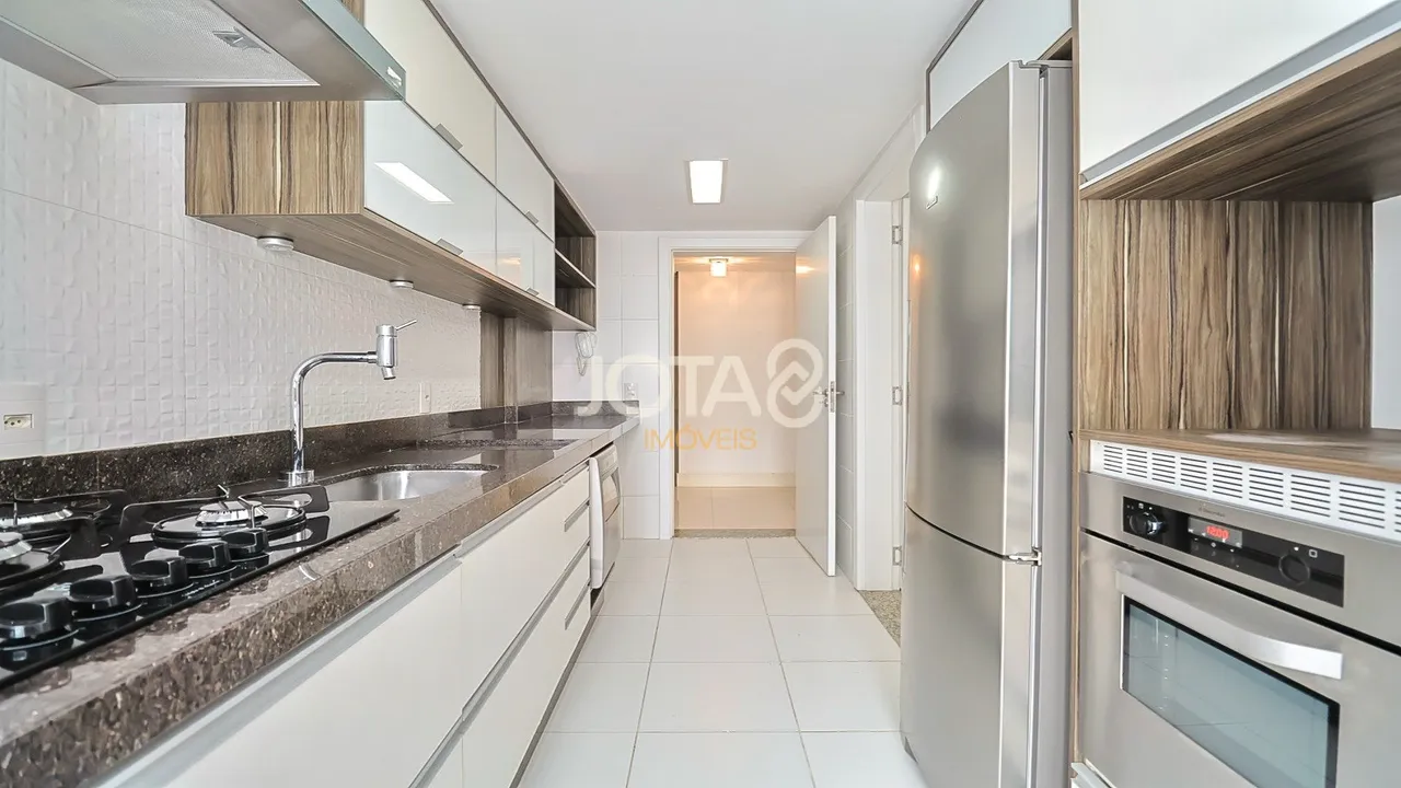 Apartment with 4 bedrooms and a private BBQ — photo 8