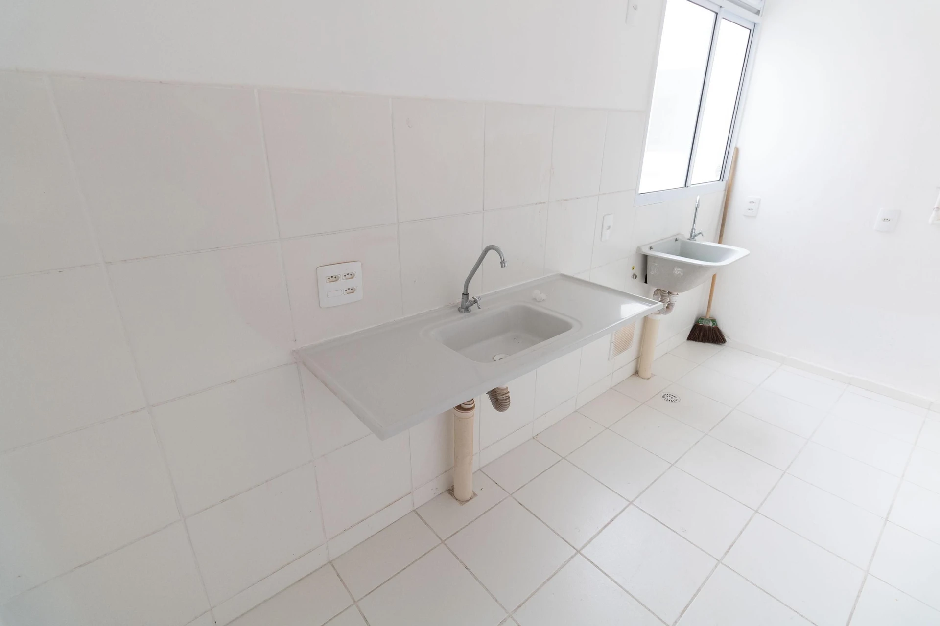 Unfurnished apartment with 2 bedrooms and 1 parking spot — photo 41