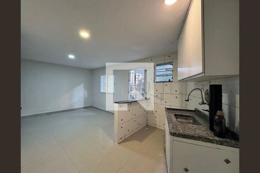 Balcony with a grill in a 2-bedroom house, 165 m² — photo 2