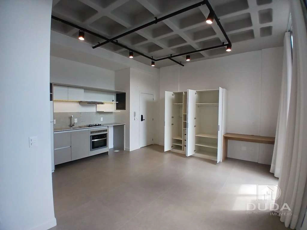Apartamento de 1 quarto com cozinha aberta e 1 vaga — photo 2