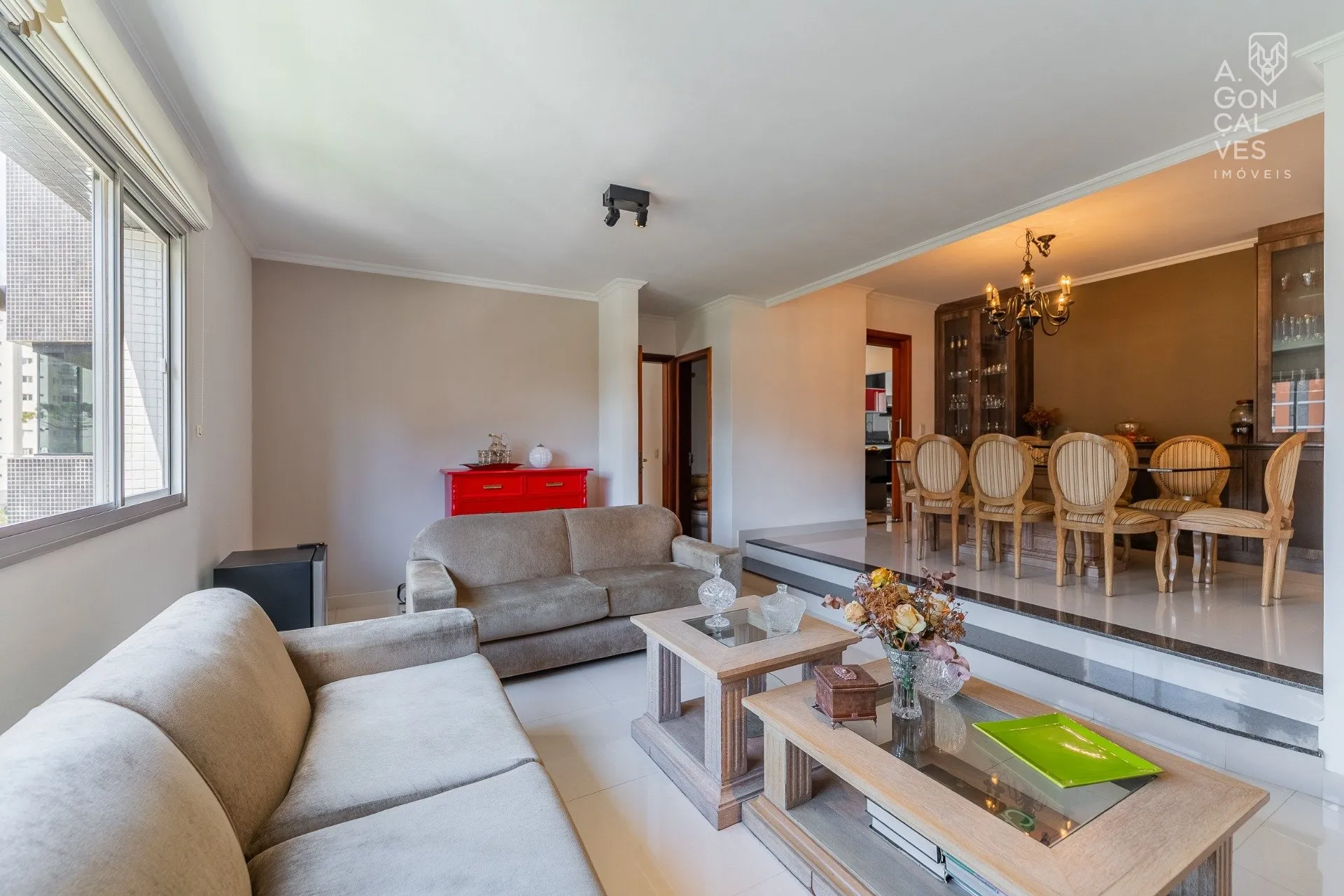 Furnished 219 m² apartment with 4 bedrooms and 2 parking spots — photo 5