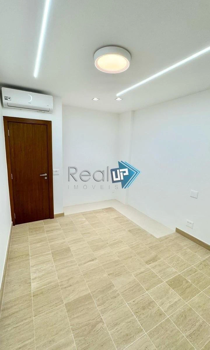 Квартира 212 м²: 3 спальни и 3 ванные комнаты — photo 19
