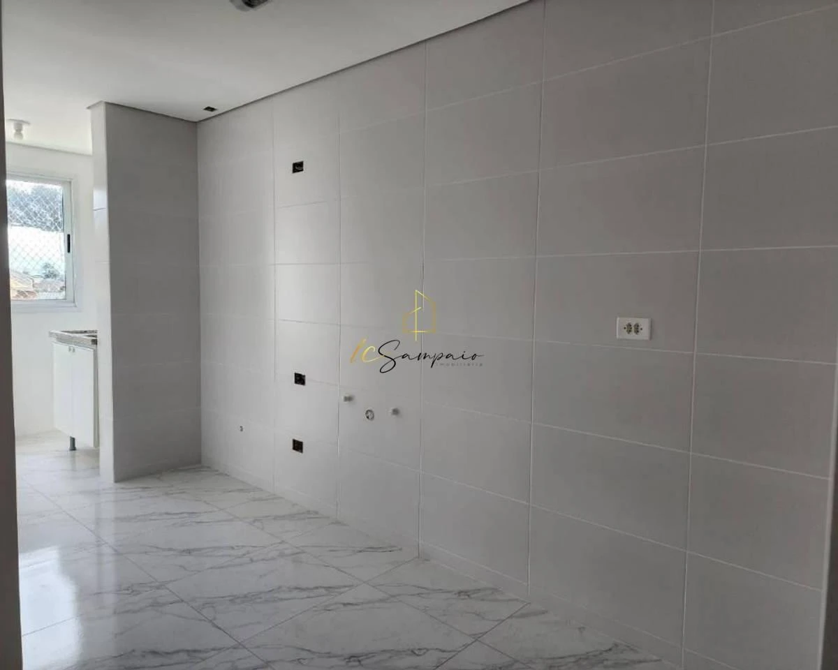 2-bedroom apartment with a glass-enclosed balcony — photo 2
