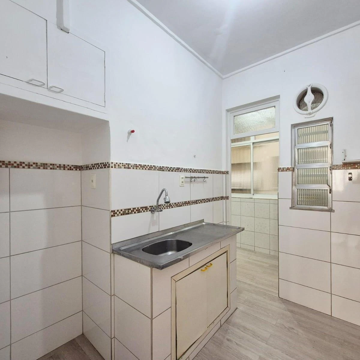 Дерев'яна підлога або ламінат та 2 спальні: квартира 62 м² — photo 14