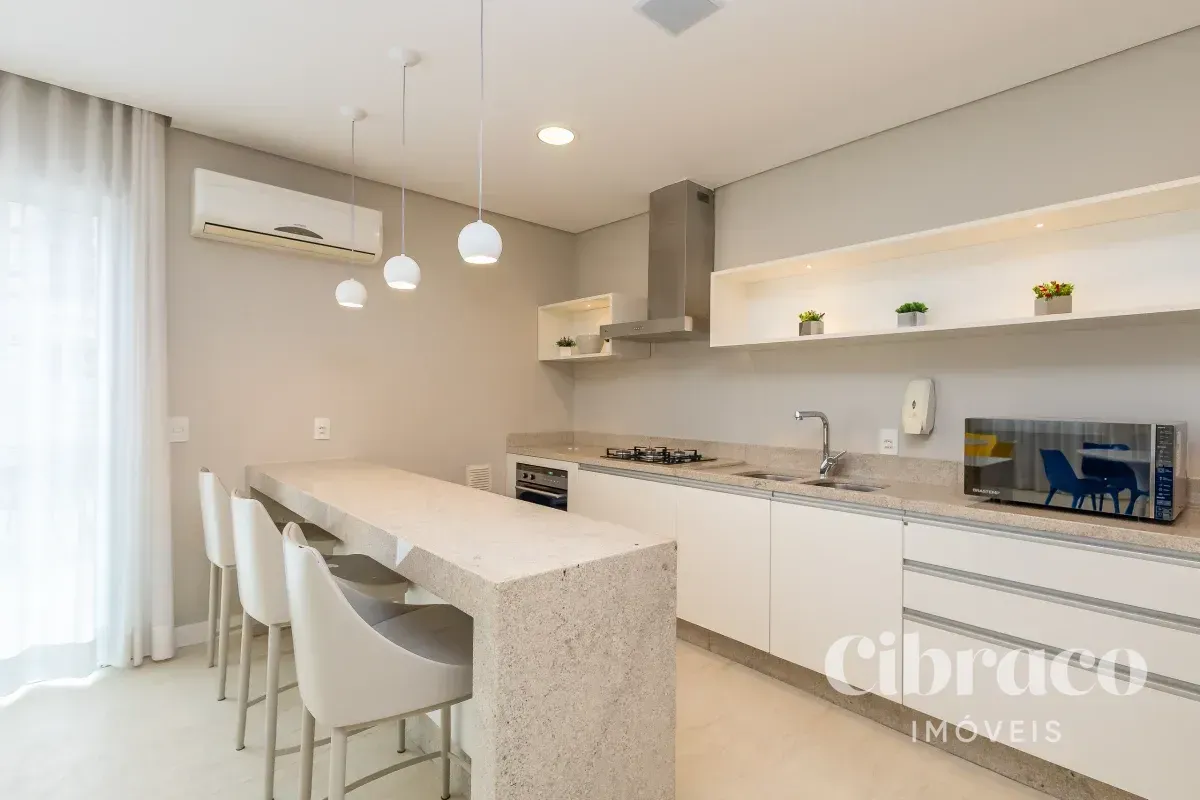 Balcony with a grill in a 2-bedroom apartment, 71 m² — photo 65