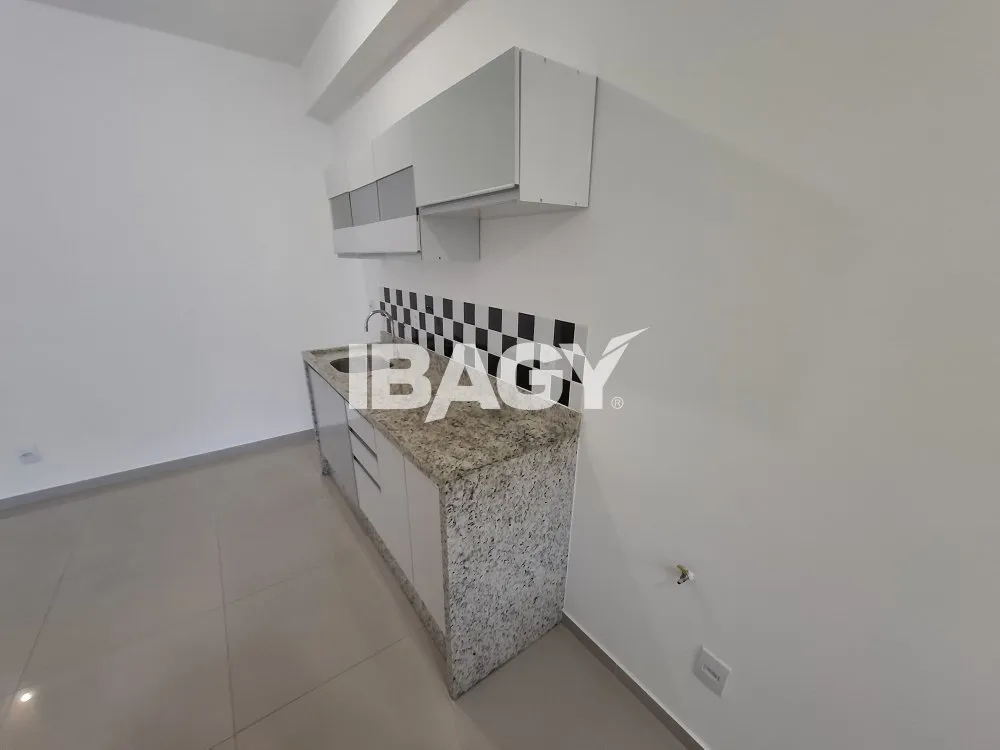 90 m² apartment with 2 bedrooms and a balcony — photo 18