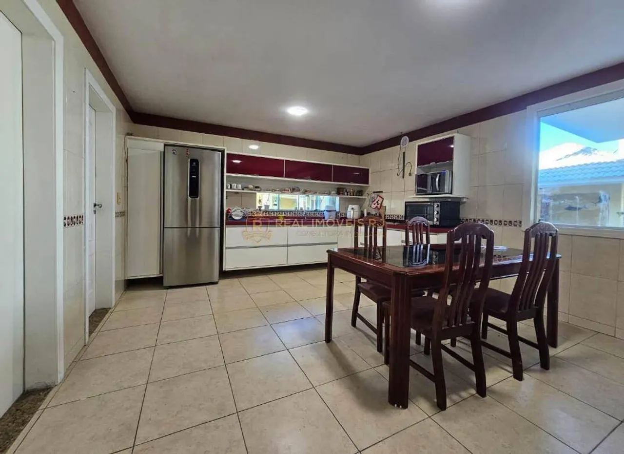 Furnished 600 m² house with 4 bedrooms and 5 bathrooms — photo 5
