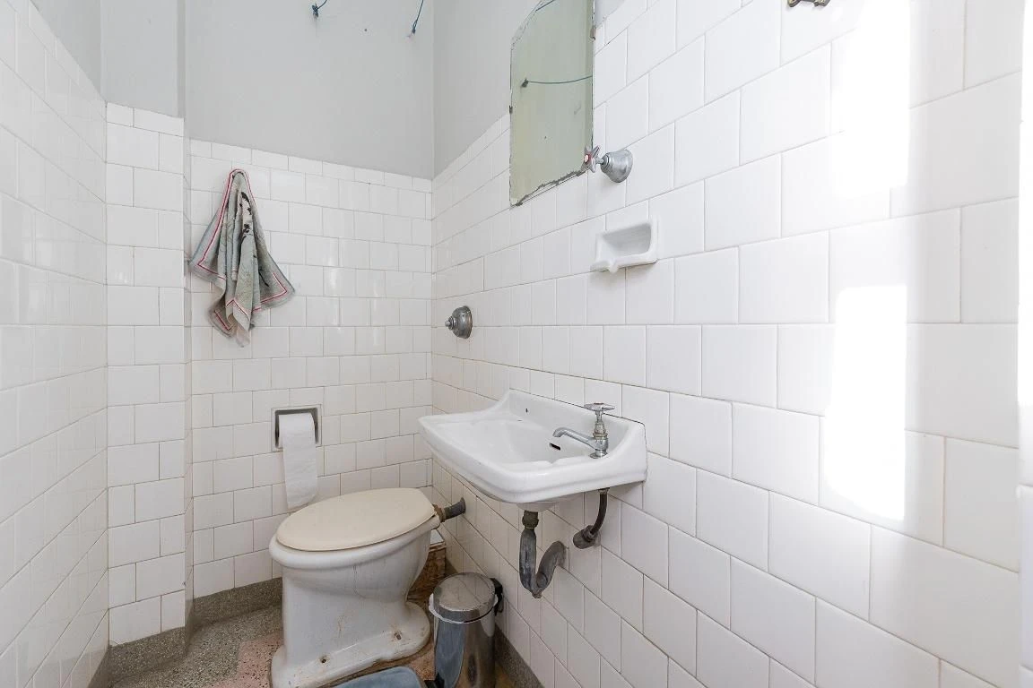 Furnished apartment, 97 m², with a bathtub — photo 53