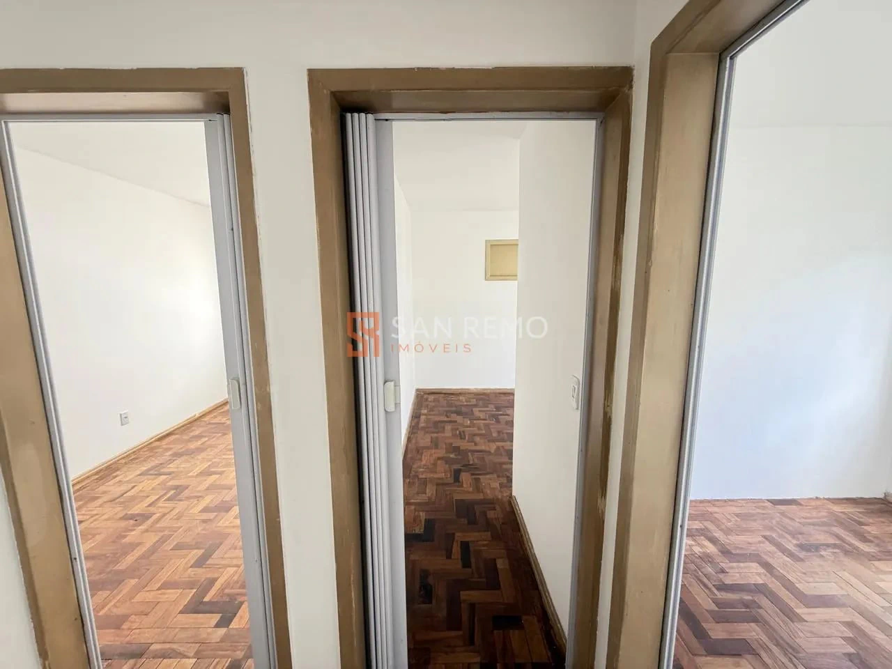 Apartment, 70 m², with wood or laminate floors — photo 15