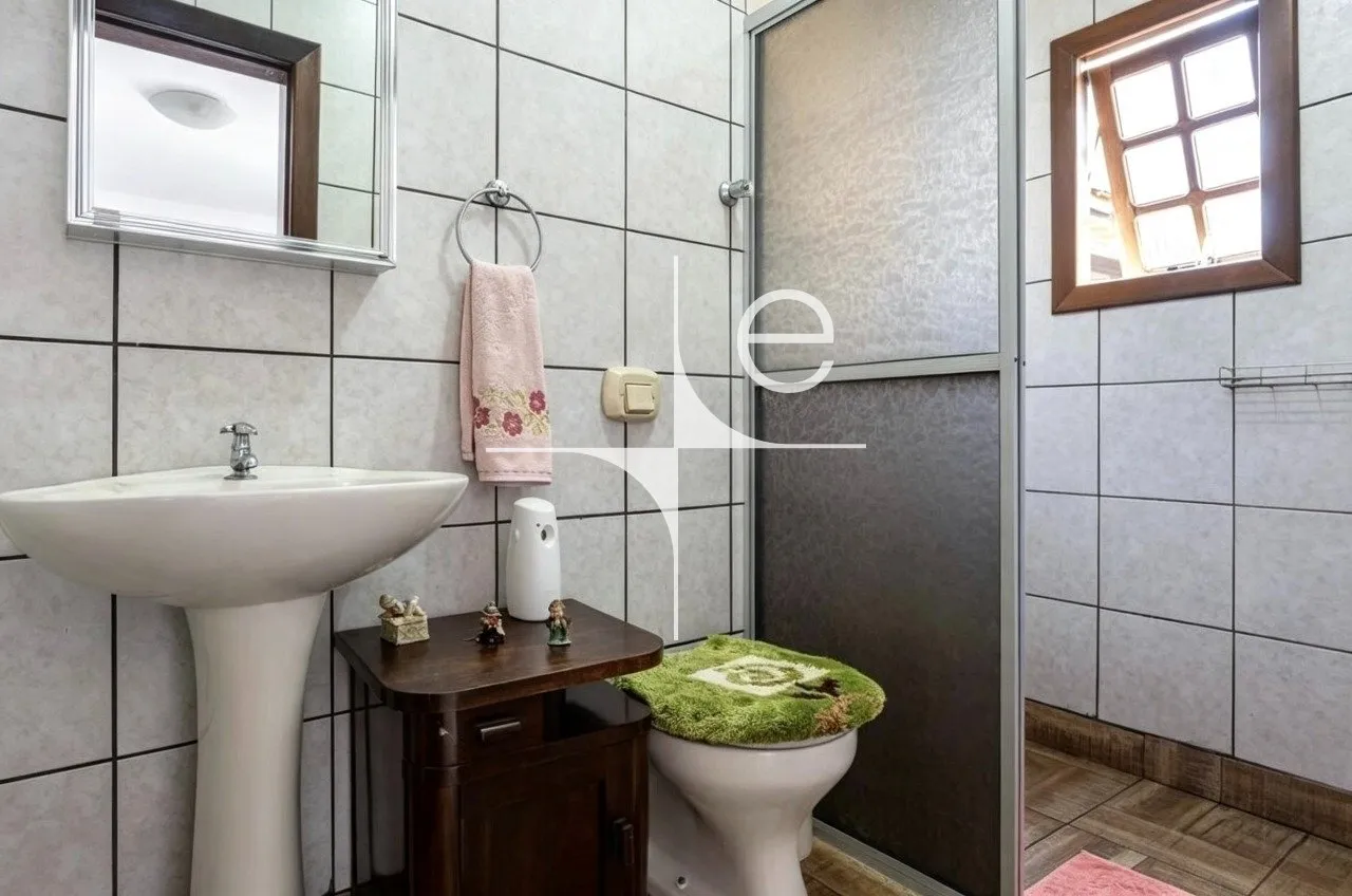 Furnished house with 5 en-suite bedrooms and shared pool — photo 13
