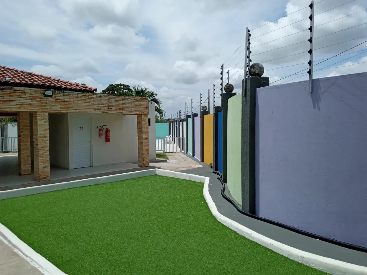 Apartamento de 2 quartos em condomínio com piscina — photo 21