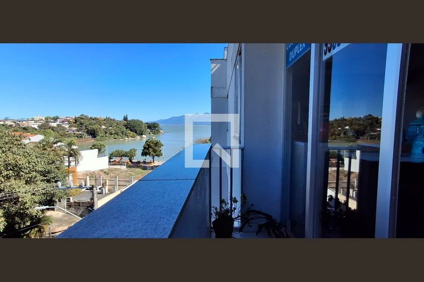 Apartment with 3 bedrooms, 1 en-suite and a balcony