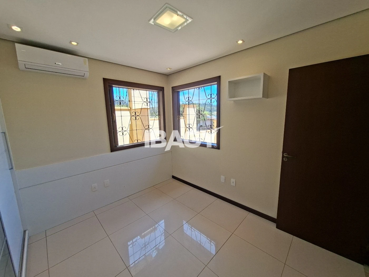 One-bedroom house with a mountain view in Florianópolis — photo 21