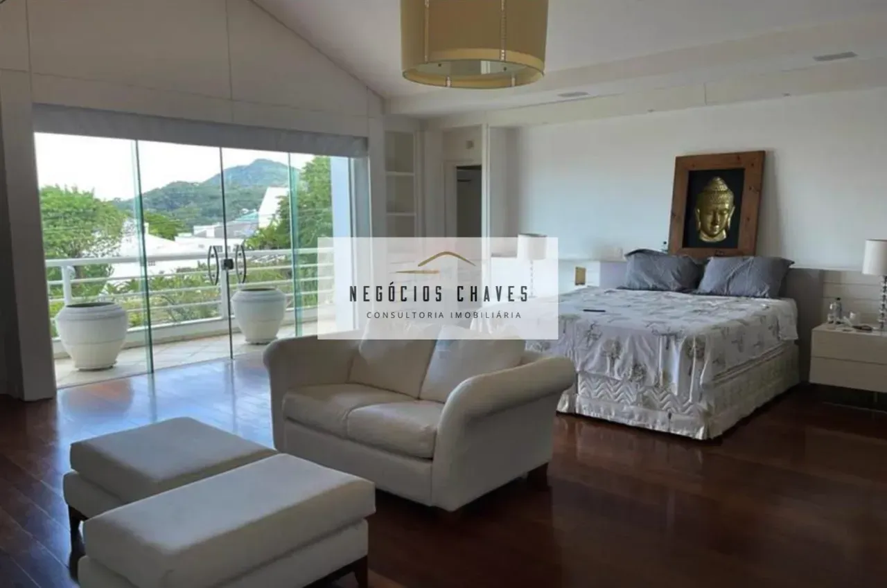 House with 5 bedrooms, 784 m² and separate kitchen — photo 6