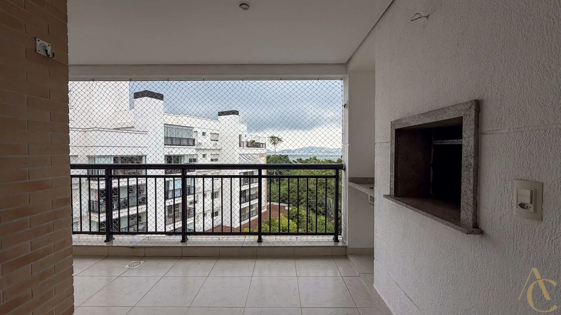149 m² furnished apartment with a built-in grill on the balcony — photo 21