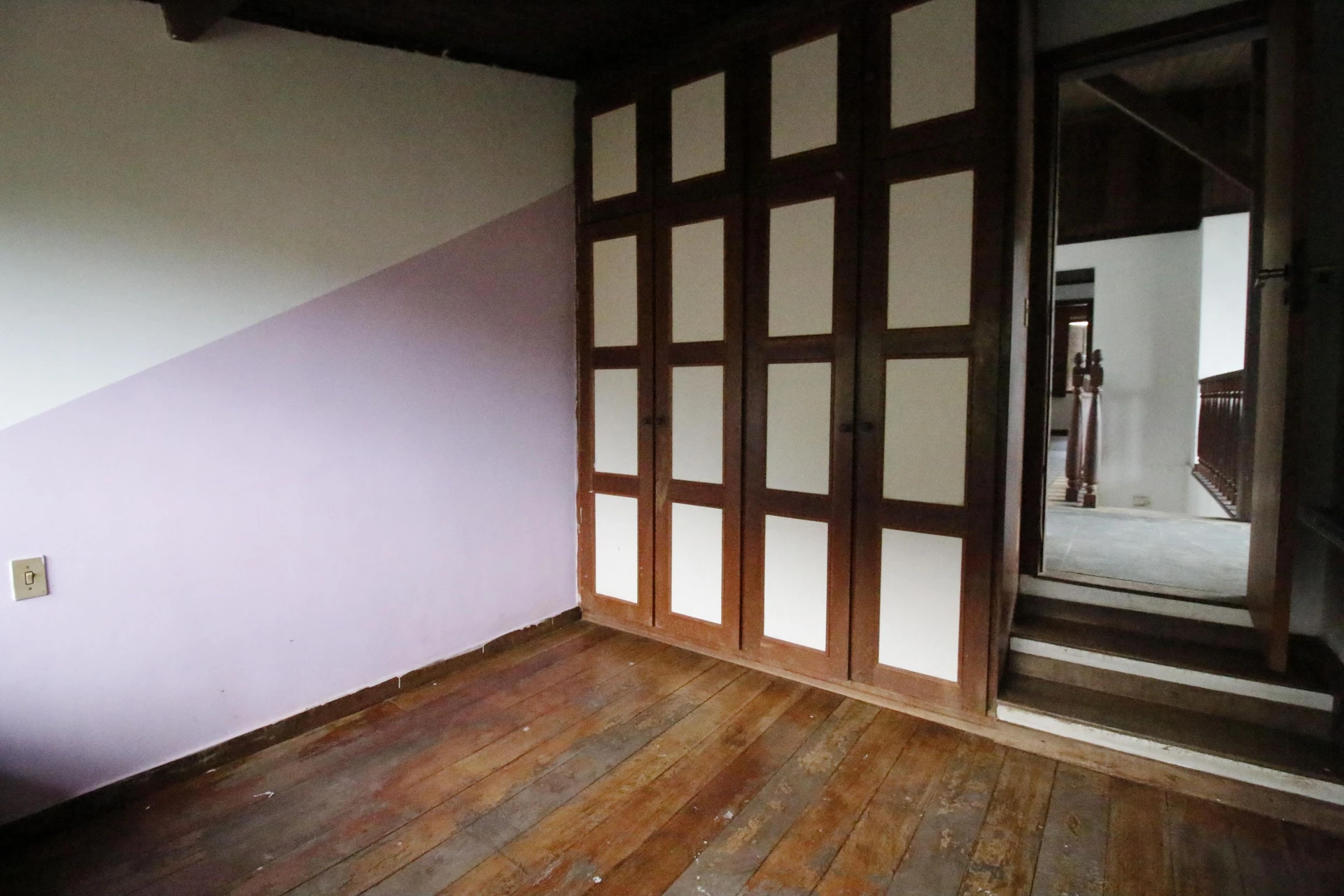 500 m² house with floor-to-ceiling windows and a bathtub — photo 26