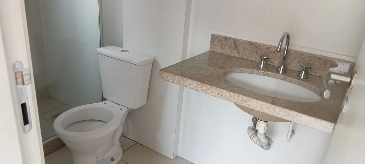 2-bedroom apartment in a building with a gym — photo 10