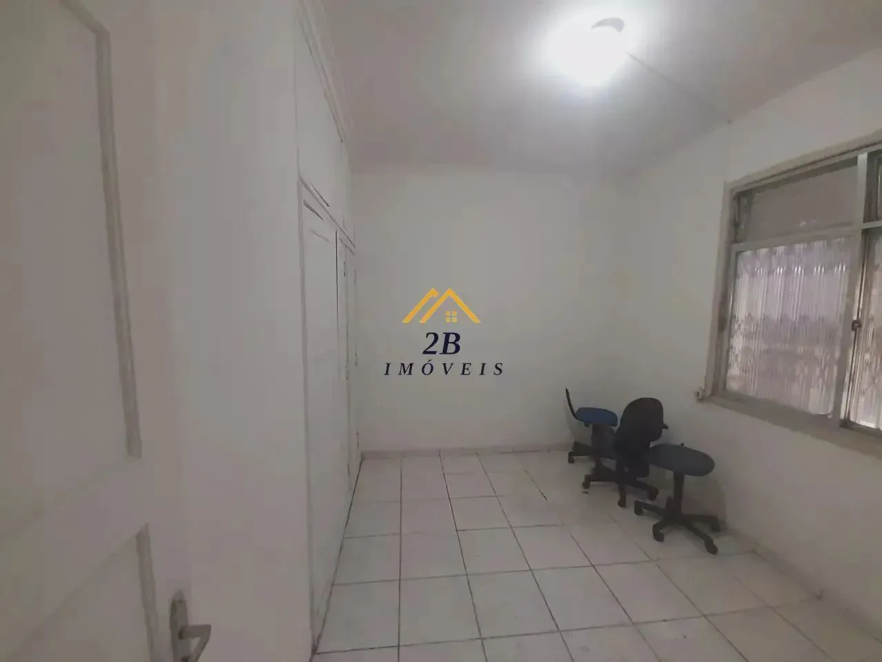 Commercial house with 5 bedrooms and 3 bathrooms — photo 12