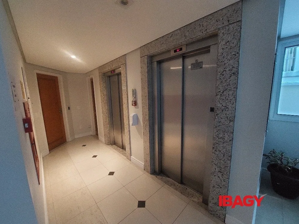 1-bedroom apartment with city view and 1 parking spot