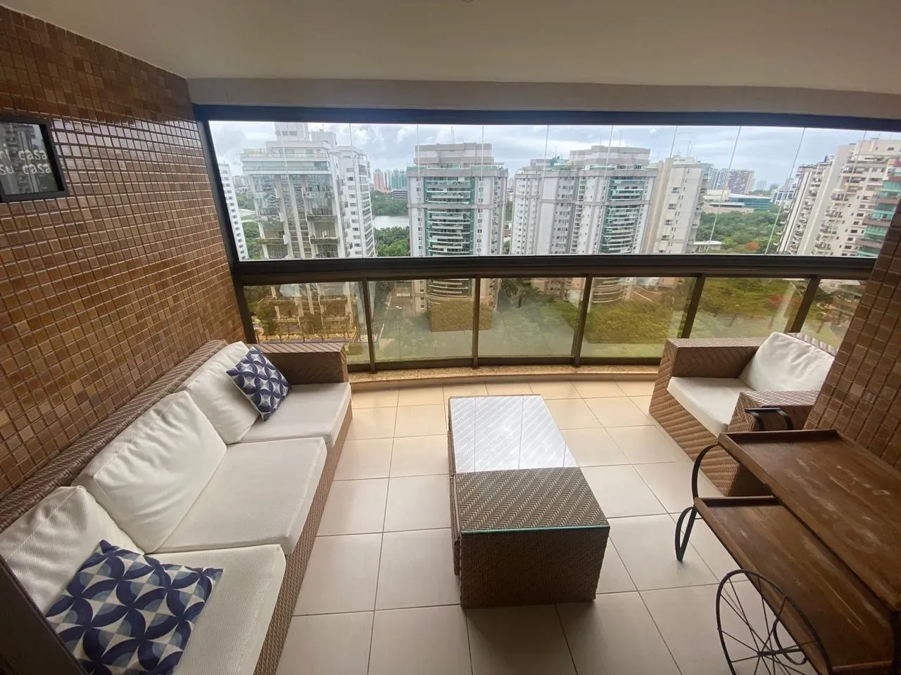 Apartment on the 13th floor with a glass-enclosed balcony — photo 11