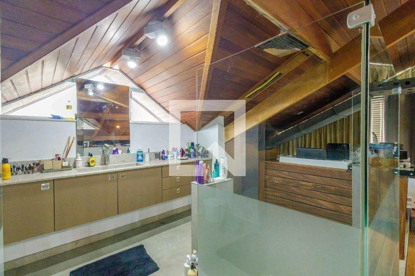 Furnished house with 5 bedrooms and open-plan kitchen — photo 16