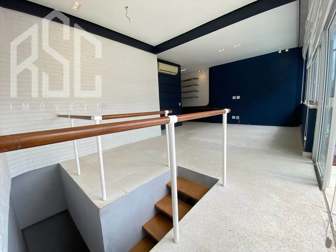 145 m² duplex penthouse with 2 bedrooms and 3 baths — photo 38
