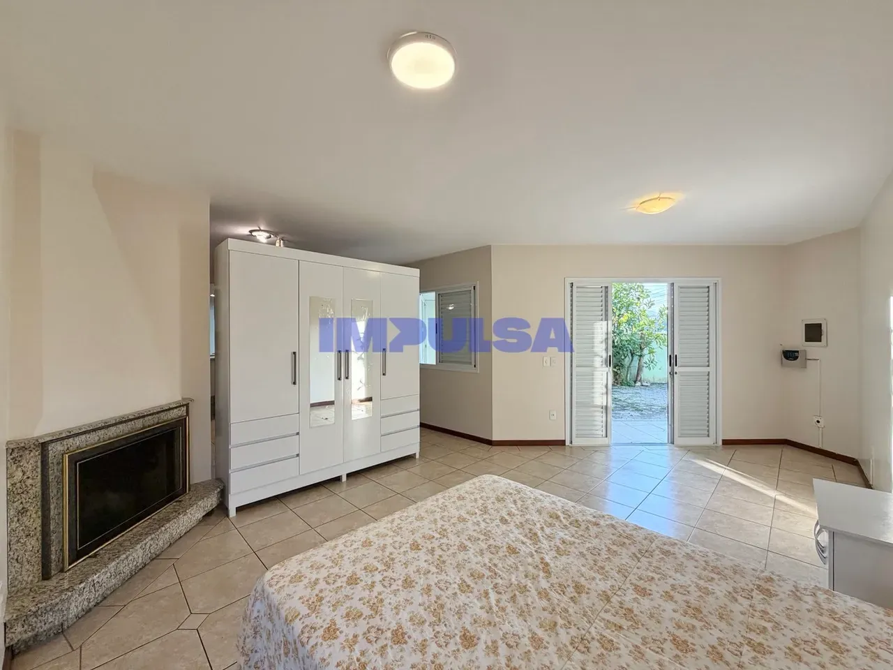 Furnished single-story house with 1 bedroom and open kitchen — photo 7