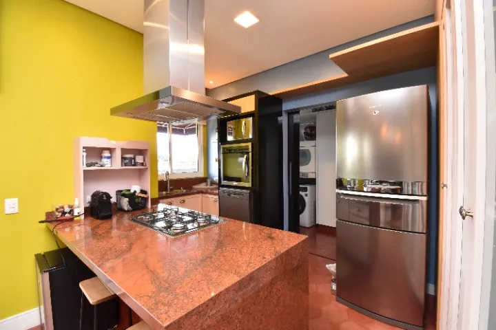 Furnished 2-bedroom apartment with 4 bathrooms — photo 17