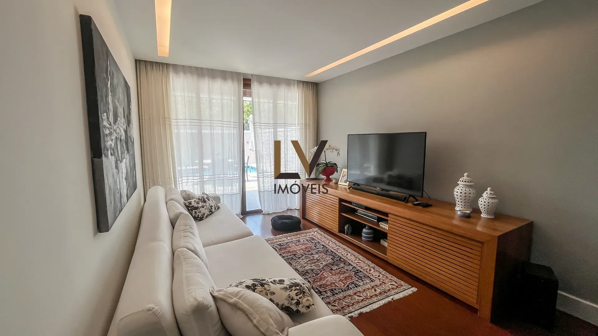 Furnished house with open-plan kitchen, 4 bedrooms and 5 baths — photo 25
