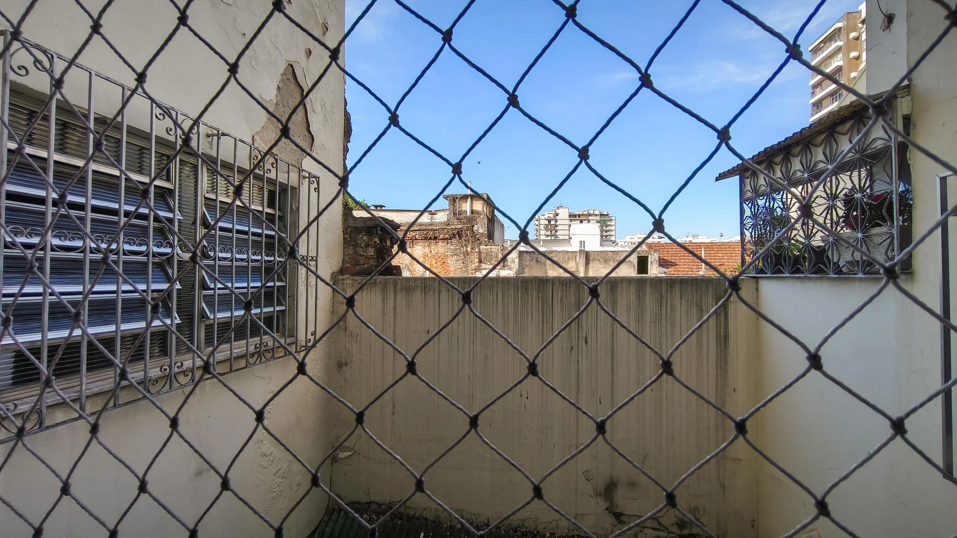 Apartamento de 3 quartos com cozinha separada e 2 banheiros — photo 36