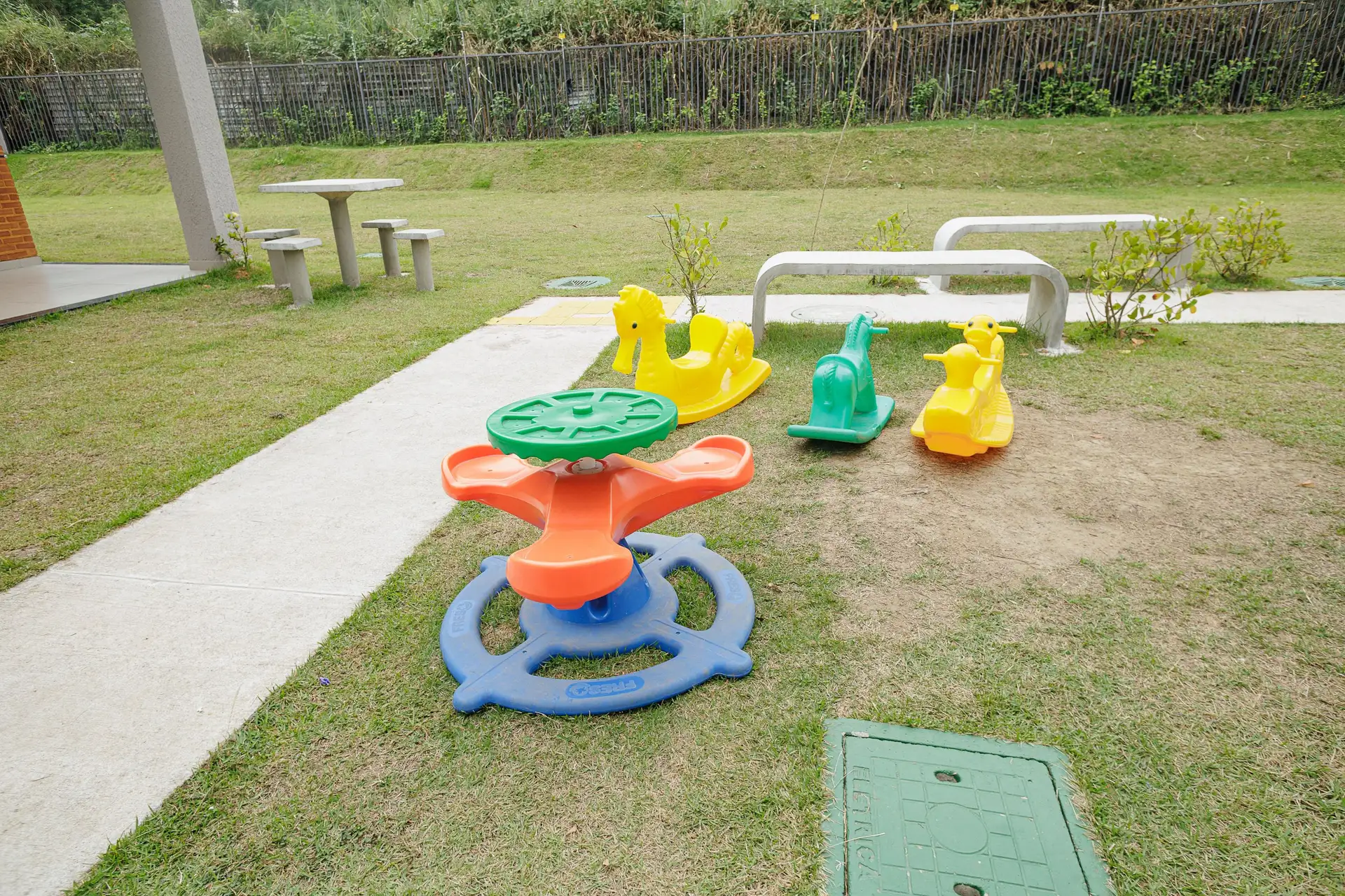 Apartamento de 2 dormitorios, 1 baño y jardín privado — photo 3