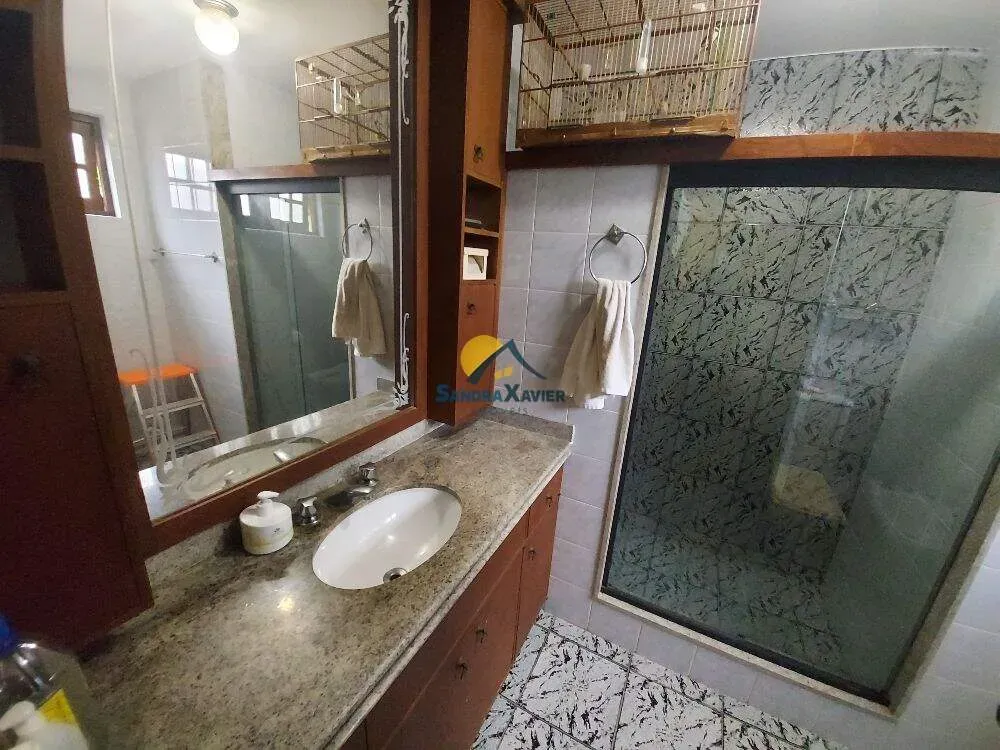 House with 4 bedrooms and 5 bathrooms for rent — photo 8