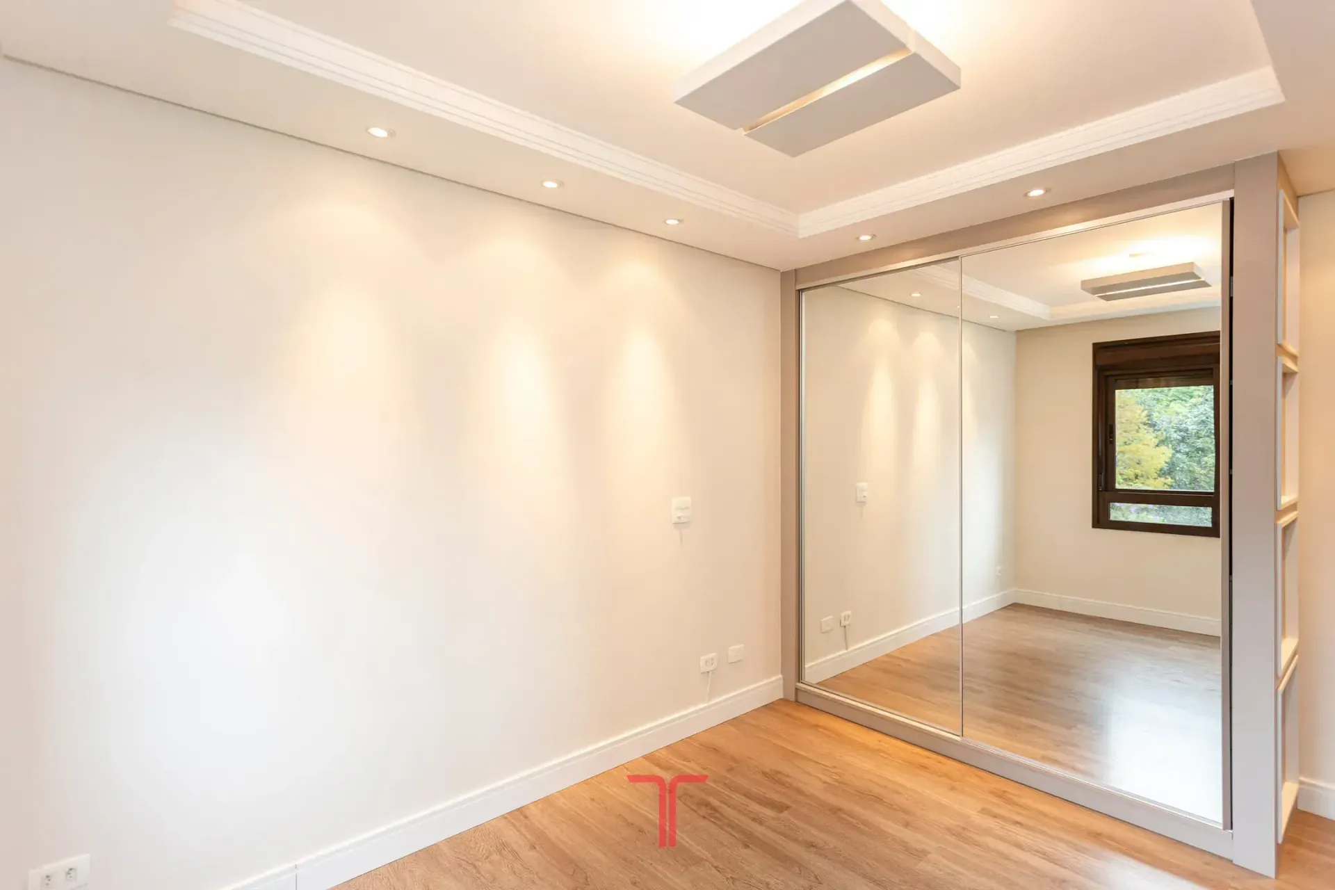 3-bedroom apartment in a building with a pool — photo 43