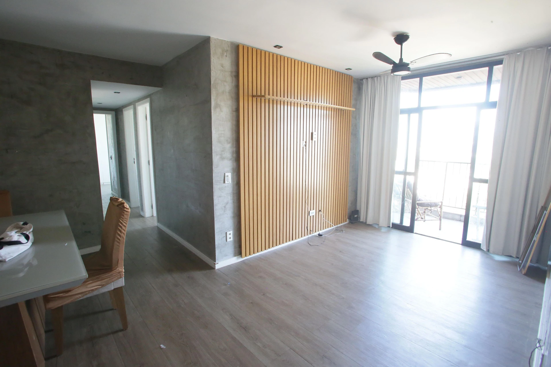 3-bedroom apartment with a balcony and 1 parking space — photo 4