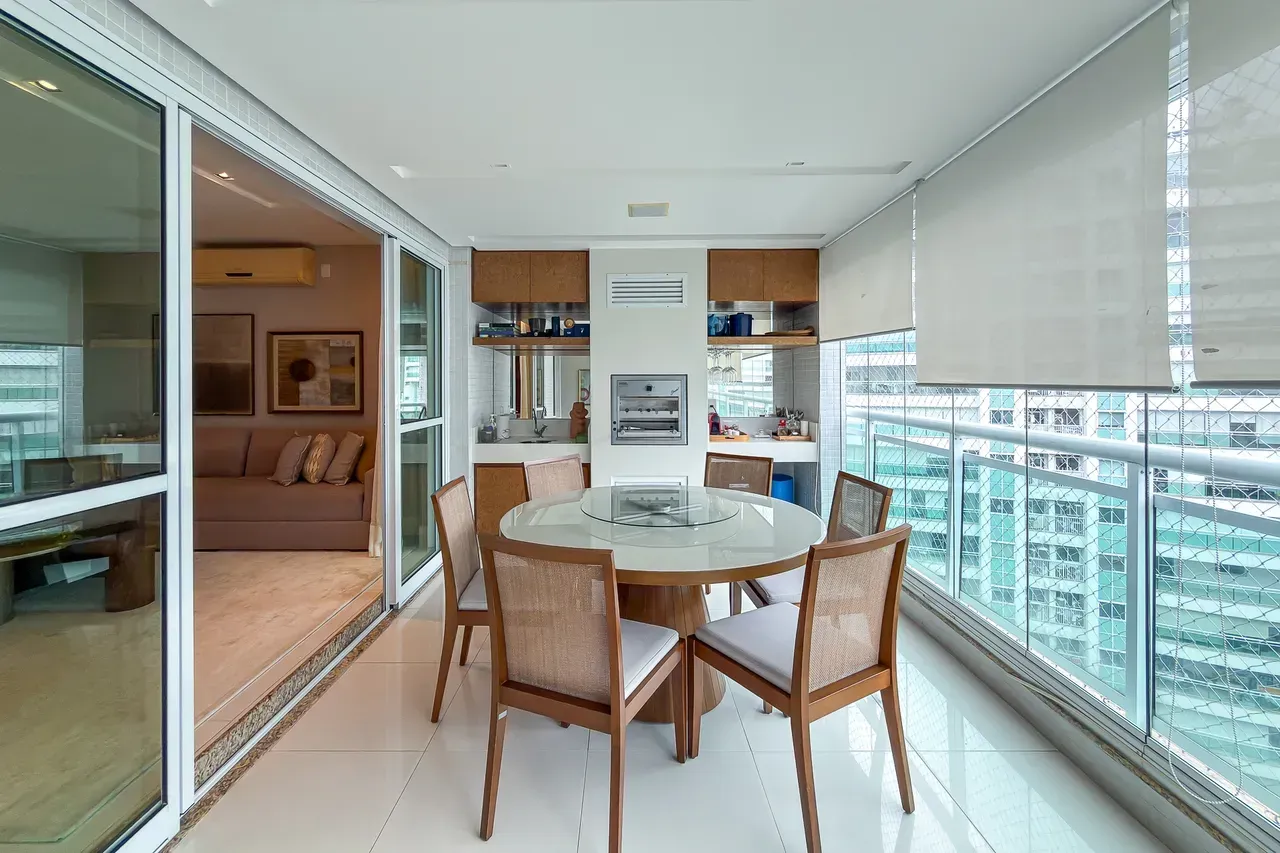 Furnished 3-bedroom apartment with 4 bathrooms — photo 17