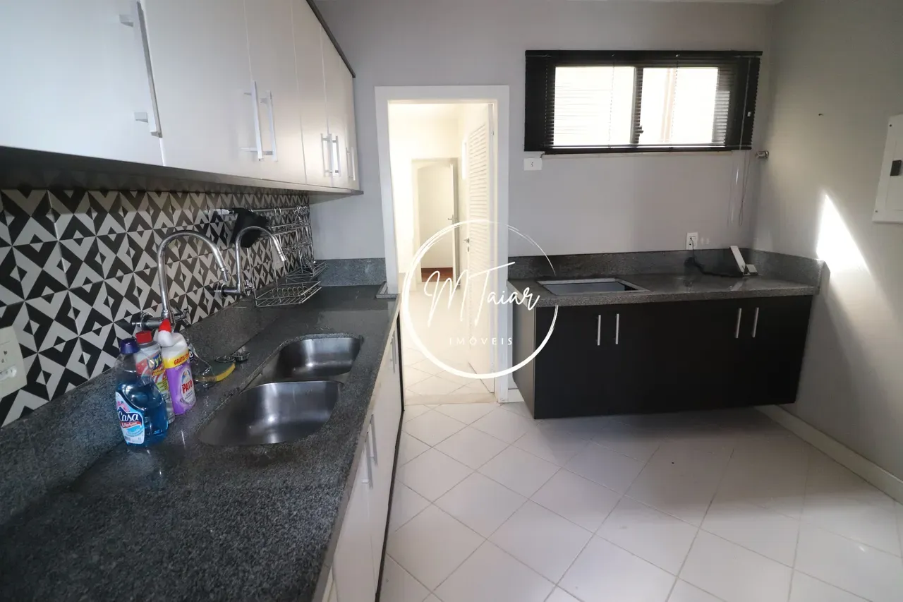 323 m² apartment with 4 bedrooms and 5 bathrooms — photo 34