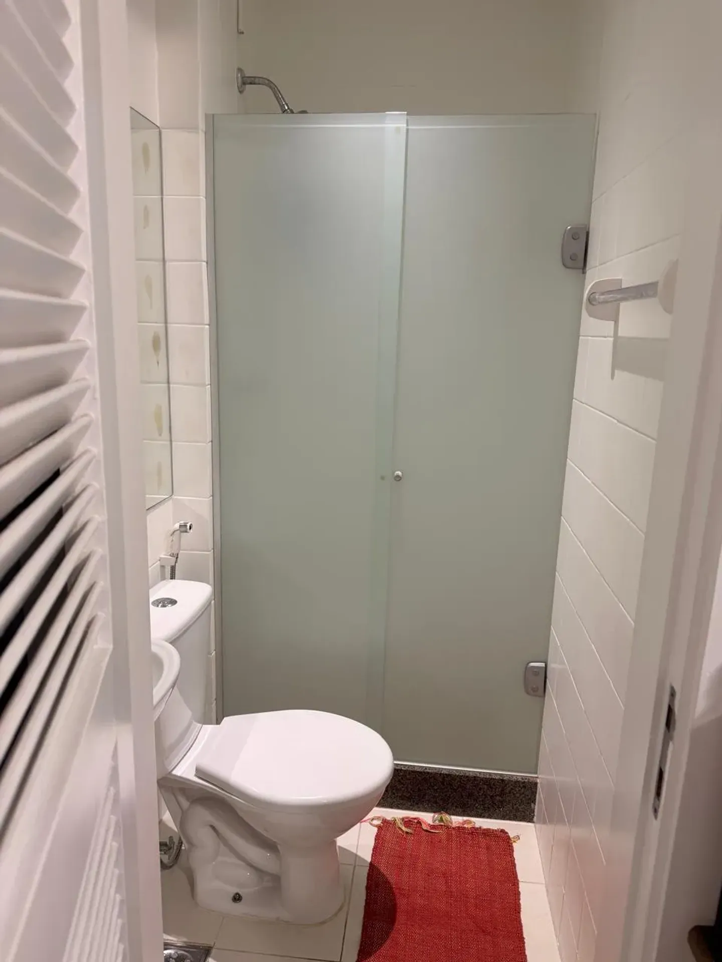 3-bedroom, 4-bath apartment with a closed kitchen — photo 34