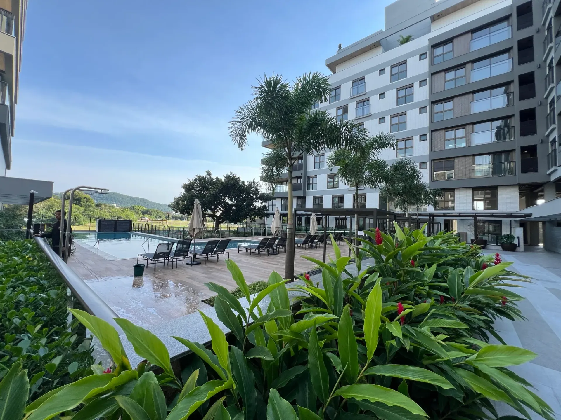 Apartamento con 2 suites, jardín y parrilla privados — photo 18