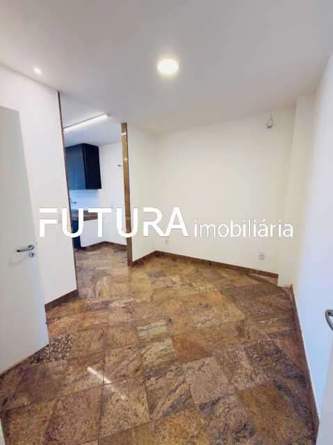 250 m² apartment with 4 bedrooms and 3 parking spots — photo 21