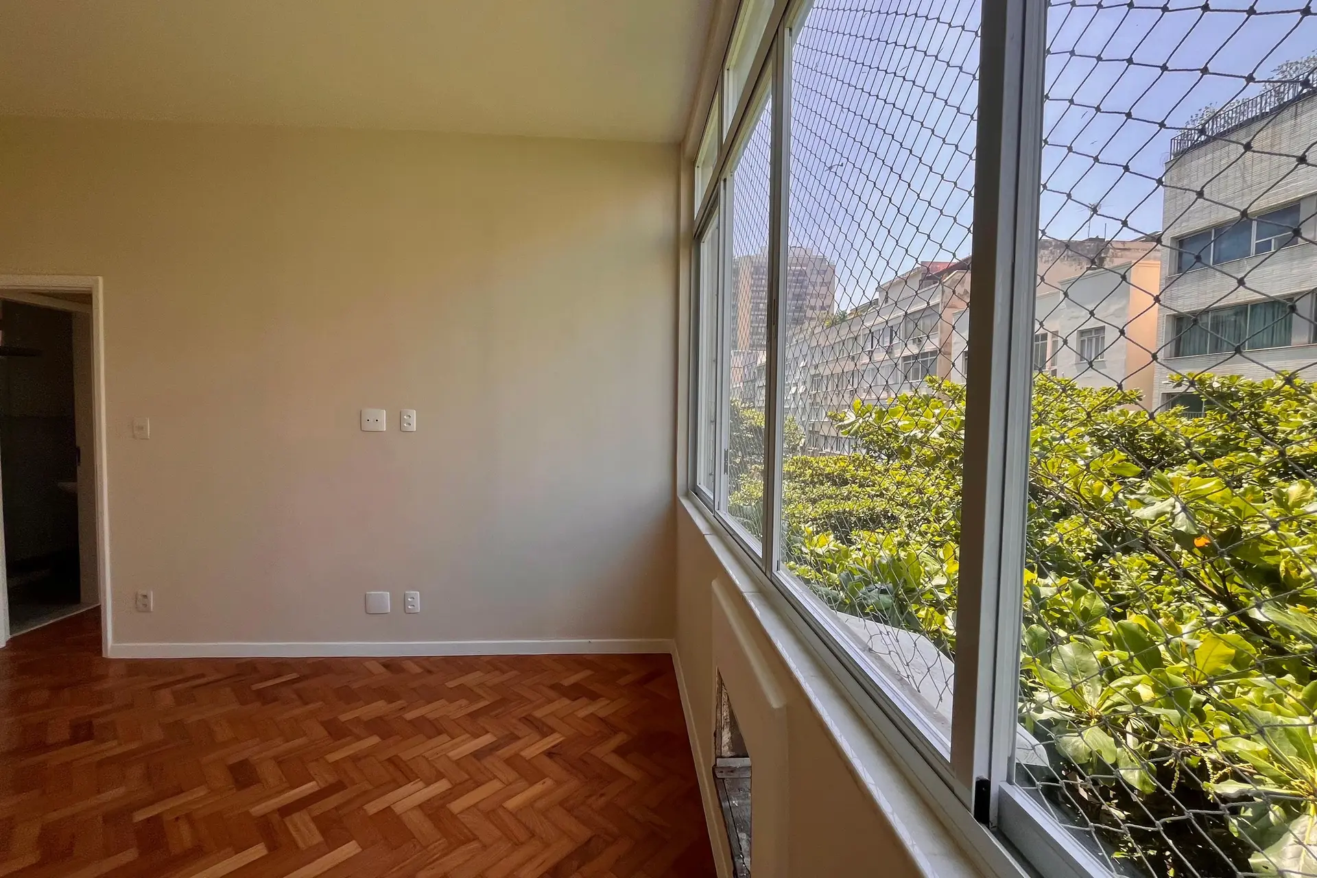 2-bedroom apartment with floor-to-ceiling windows — photo 26