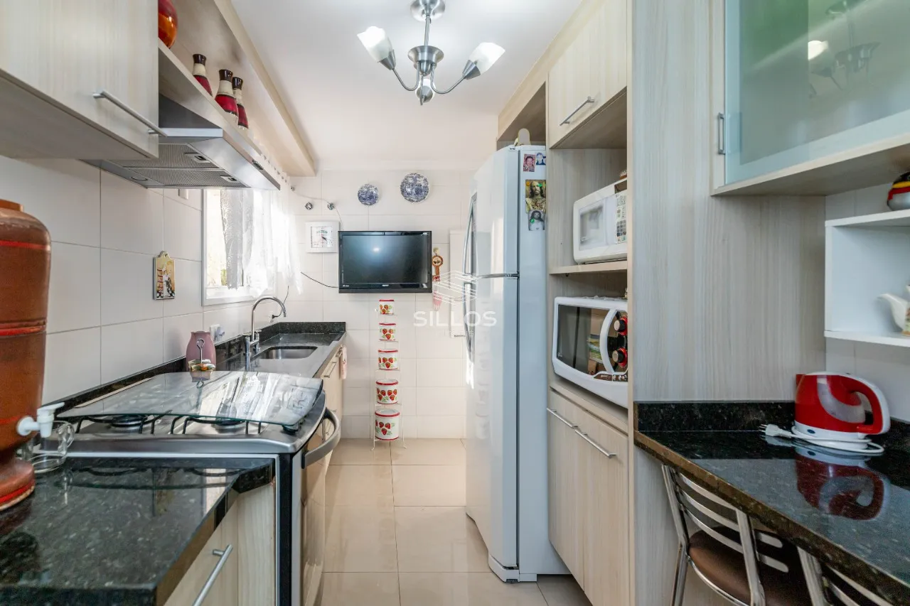 2-bedroom apartment in a building with a gym — photo 12