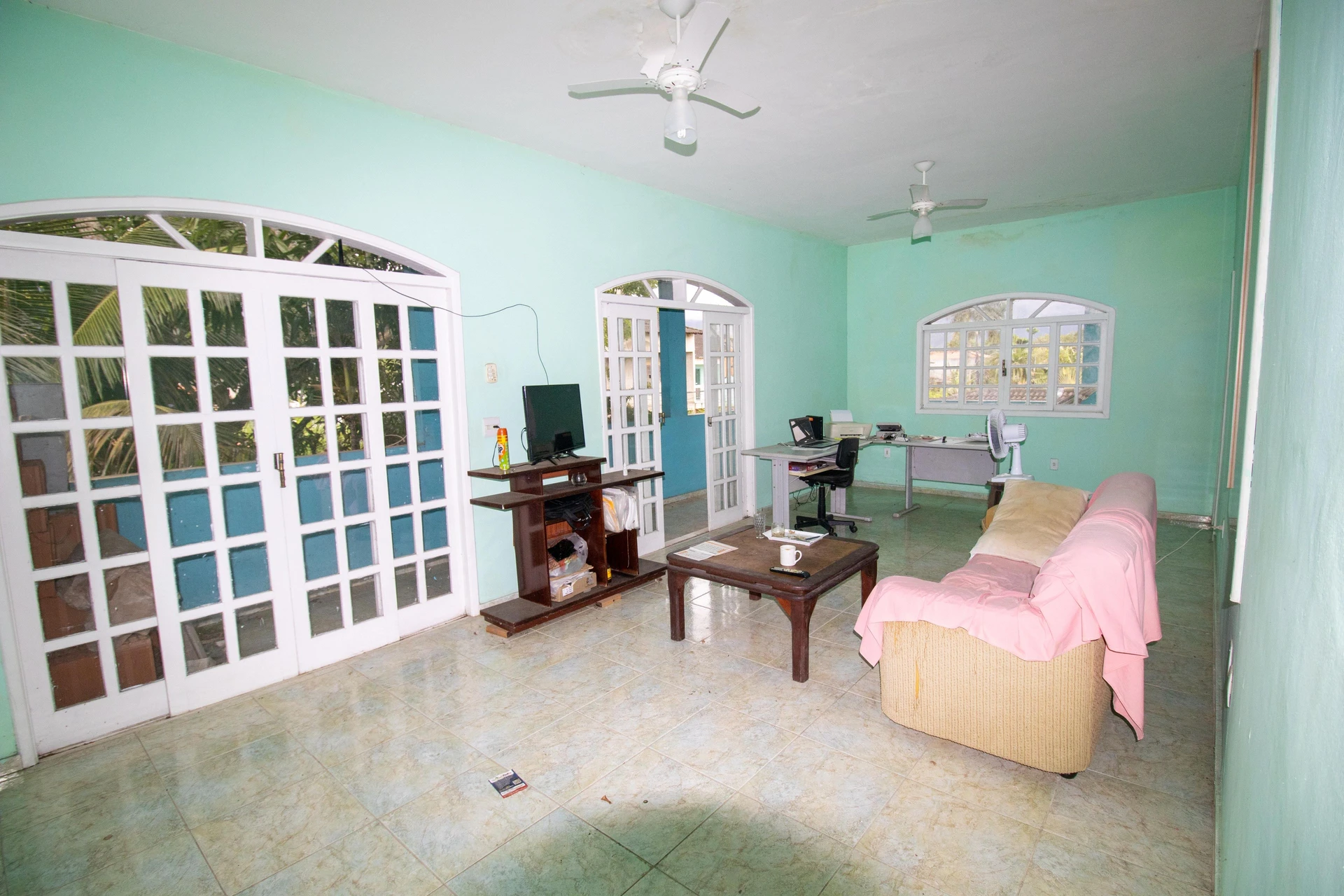 Furnished house with 5 bedrooms and balcony