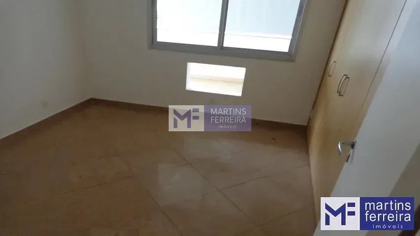 Apartamento sem mobília com 2 quartos e cozinha fechada — photo 11