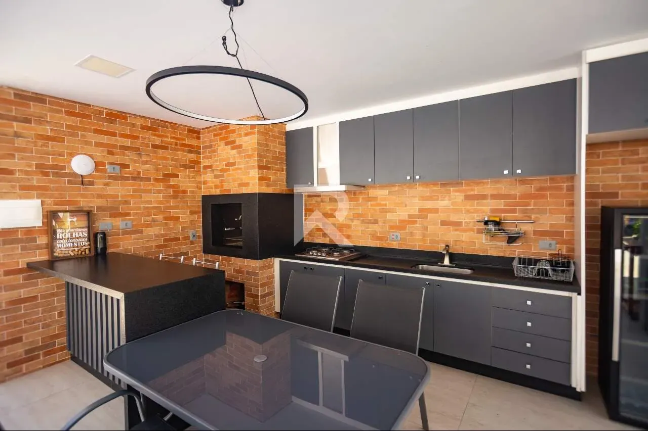 House with 4 en-suite bedrooms and private BBQ — photo 34